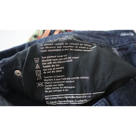 BDG. Women's Sz 27 Dark Wash Embroidered Mid-Rise Boho Festival Shorts $60 - Picture 4 of 4